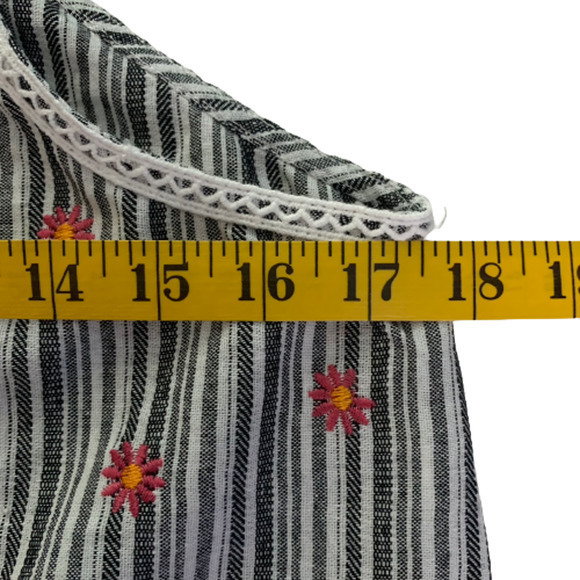 SAVANNA JANE Black & White Stripe Embroidered‎ Floral Tank Top - NWT - Picture 12 of 12